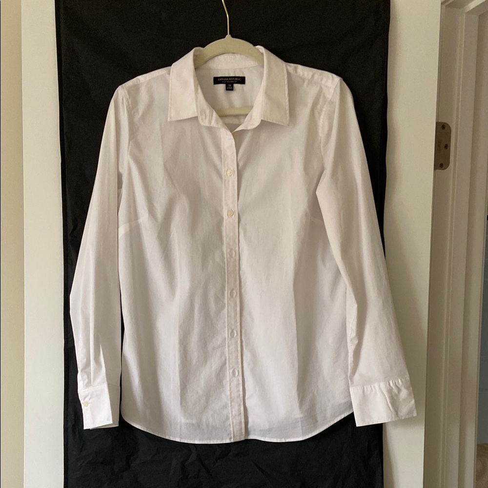Women’s Banana Republic White Dress Shirt